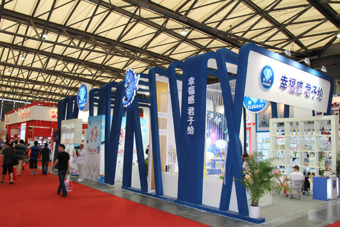 觸摸屏發(fā)展引領相關行業(yè)不斷進步：大玻璃如何檢驗表面--大尺寸樣品的水滴角測試 